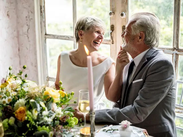 ein paar feiert silberhochzeit ada freie rednerin